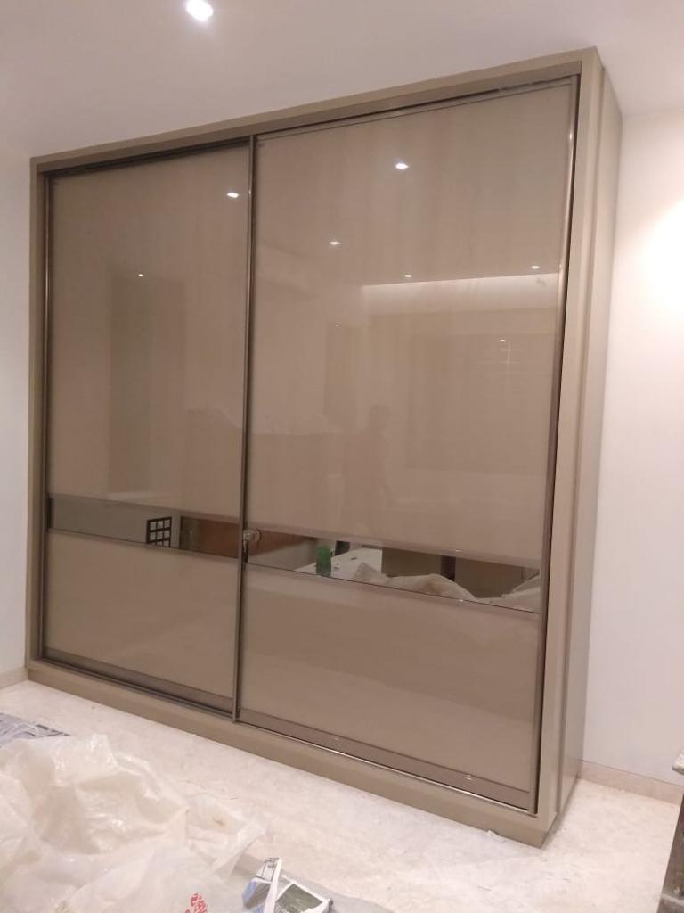 gallery-pictures-of-lacquer-glass-wardrobes-designs-in-delhi-new-delhi-india-top-largest-modular-wardrobe-delhi-india